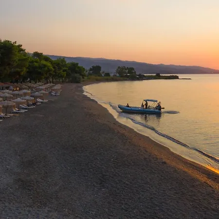 Aparthotel Makis