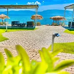 Makis Ξενοδοχείο με διαμερίσματα 4*