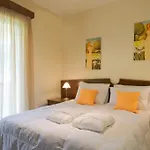 Makis Aparthotel 4*