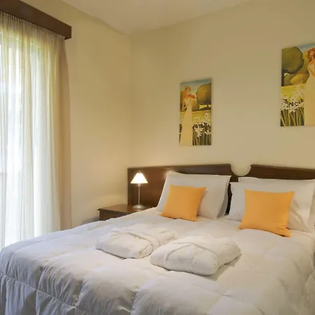 Hotel apartamentowy Makis 4*